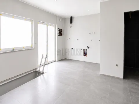 Apartamento T2+2 em Gumirães