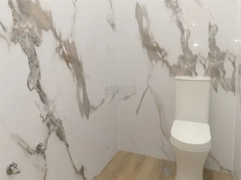 Apartamento T3 Remodelado com Garagem Fechada