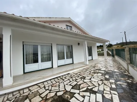 Moradia T5 / Ribeira de Baixo / Porto de Mós