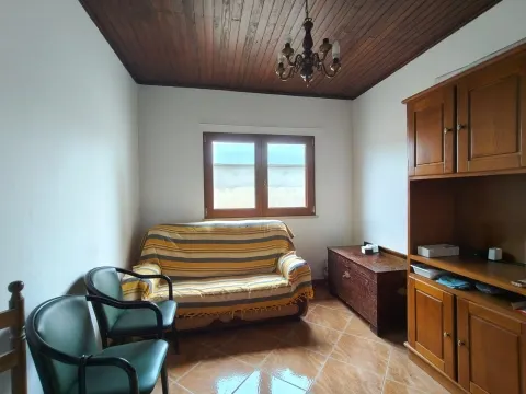 Moradia T3 / terreno / Poço / Monte Real e Carvide / Leiria