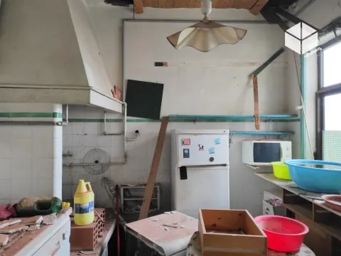 Building >=10 Bedroom