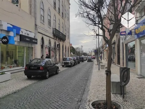 Building >=10 Bedroom