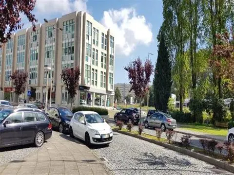 Lugar de Garagem + Arrumos - ao Hospital S. João