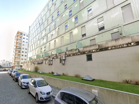 Lugar de garagem - Ao H. S. João / Circunvalação