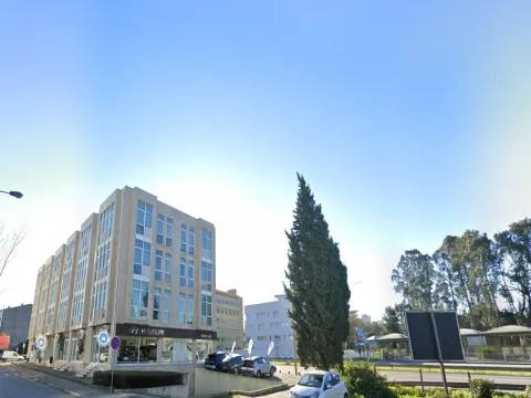 Lugar de garagem - Ao H. S. João / Circunvalação