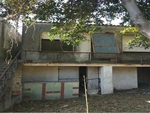 Moradia c/ 2 frentes (Possibilidade de piscina ou Estufa) - Arrábida