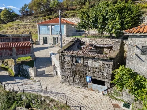 Detached house to restore Studio