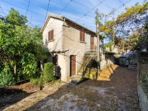 Detached house to restore Studio