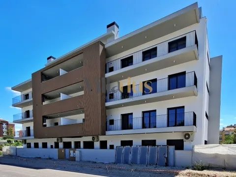 Apartamento T3 em Condomínio Fechado