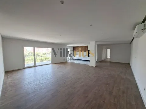 Apartamento T3 em Condomínio Fechado