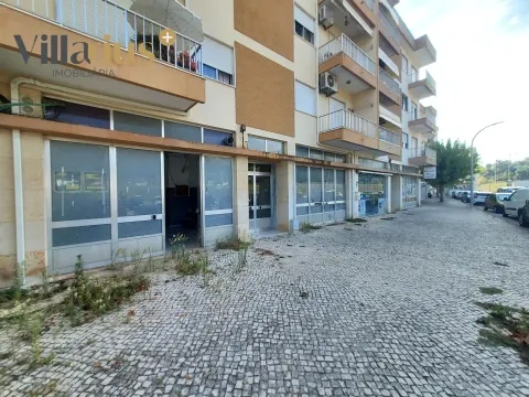 Shop with 164 m2, for rent