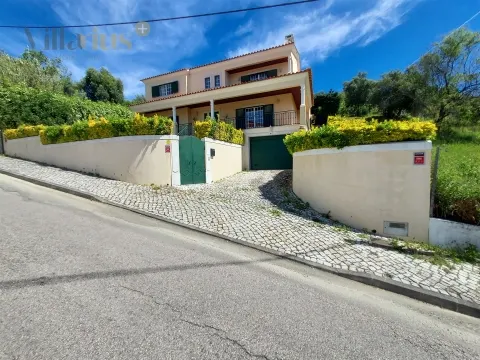 Lujosa Villa de 5 Dormitorios con Piscina y Vista al Convento de Cristo – Tomar