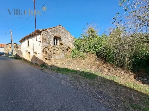 Moradia em Pedra T4 para Recuperar – Casais e Alviobeira, Tomar