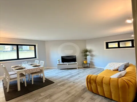  T1 no centro da cidade, em frente ao Mercado do Bolhão