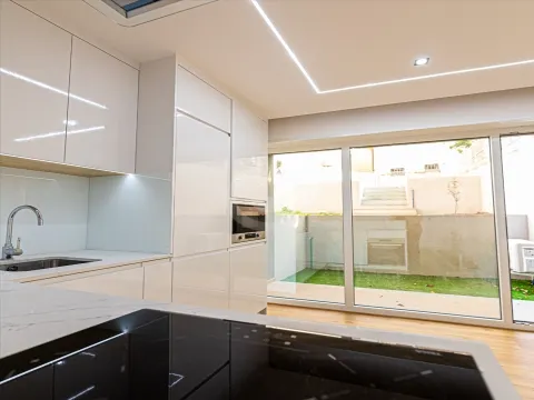 Apartamento T0 Duplex à venda em rua de Faria Guimarães 372