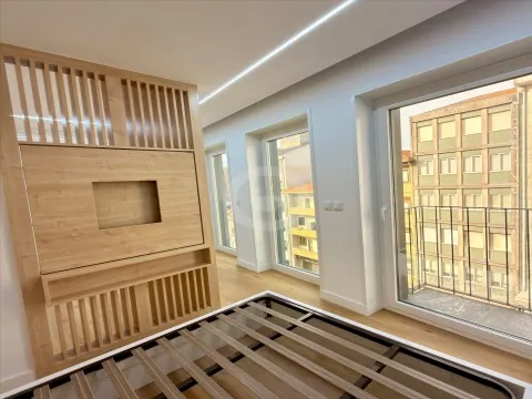 Apartamento T0 para arrendar em rua de Faria Guimarães 372