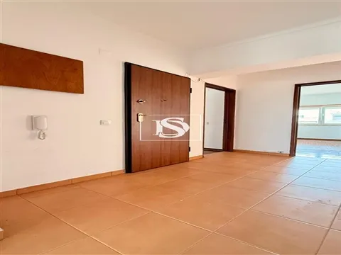 T3 EM ALMADA - EXCELENTE LOCALIZAÇÃO