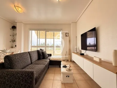Apartamento T3 Renovado com Parqueamento em Alhos Vedros