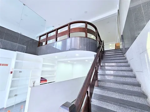 Loja 390 m2 Avenidas Novas - Campo Pequeno