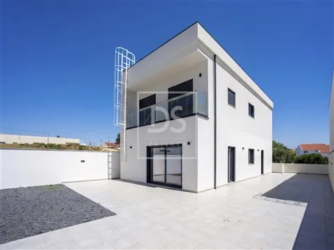 Moradia T4