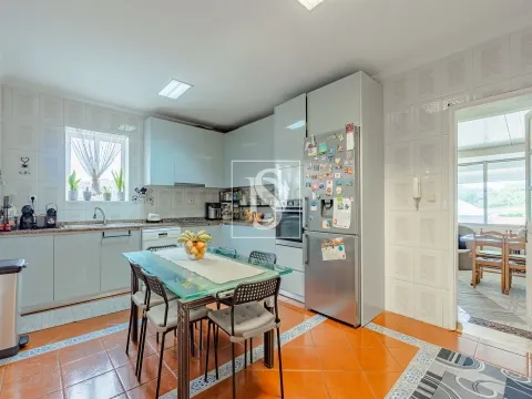 House T4