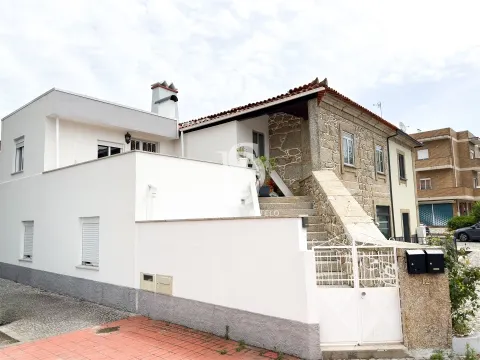 Andar Moradia T2+1 em Barroselas, totalmente remodelado