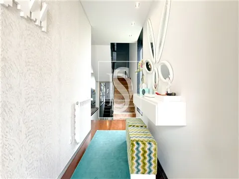 House T4