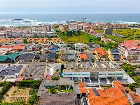 Moradia Banda T3 Mindelo Praia
