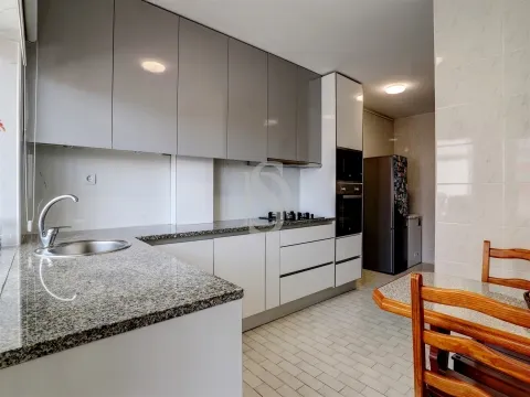 Apartamento T3 a 400m da praia