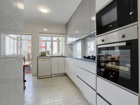 Apartamento T3 a 400m da praia