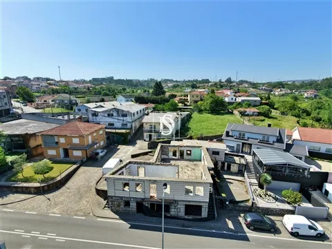 House T4
