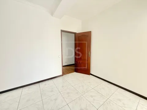 T3 com 154m² | 3 Varandas | Garagem Fechada | A 2 Passos do Metro e do Centro da Póvoa de Varzim