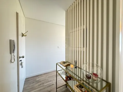 T1 Remodelado no Edifício Golfinho | Póvoa de Varzim