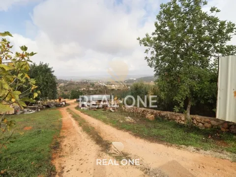Terrain à Paderne avec 2 760 m2 à un bon prix.