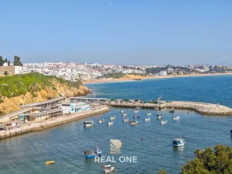 Villa de 3 habitaciones con piscina privada en la Marina de Albufeira