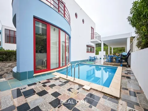 Villa T3 com piscina privada na Marina de Albufeira