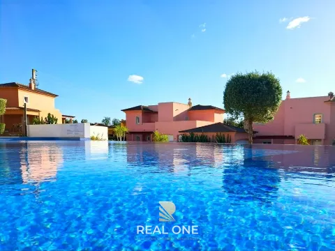 EN — Vilamoura – 3-Bedroom Villa in an Exclusive Private Condominium
