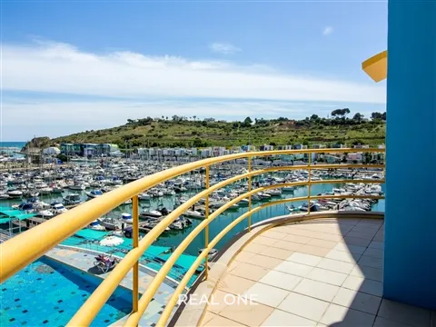 Appartement T2 en Première Ligne à la Marina d’Albufeira | Vue Marina et Mer