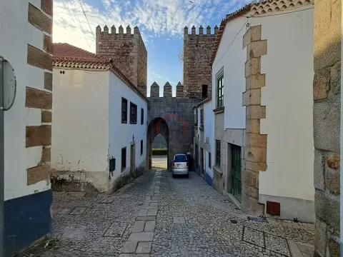 Moradia T3, Miranda do Douro