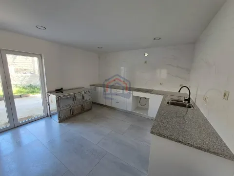 Moradia T4 em Atenor, Miranda do Douro