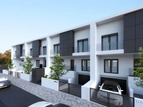 Moradia em Banda T3+1