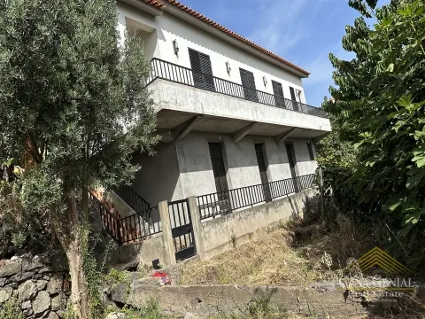 Moradia Isolada T3+2