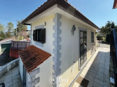 Mouraz – Moradia T5 inserida em quinta com mais de 6.000m²