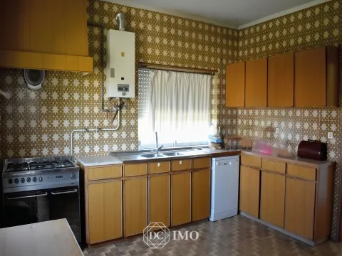 Centro de Tondela – T4 Duplex com Potencial de Rentabilidade!