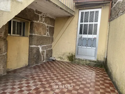Moradia T2 para remodelar - Couço - Tondela