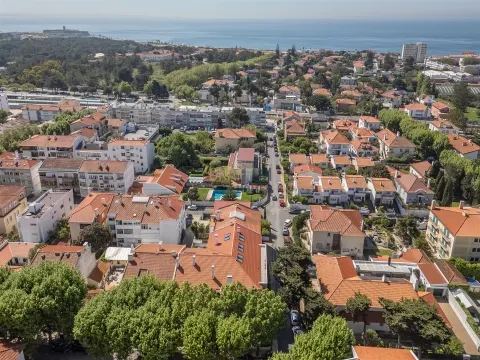 Moderne 3-Zimmer-Wohnung im Zentrum von Carcavelos.
