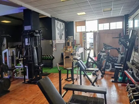 220 m² Commercial Space for Sale in Cascais – Ideal for Various Businesses