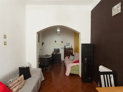 1-Bedroom Apartment with Private Patio – São Domingos de Benfica, Lisbon