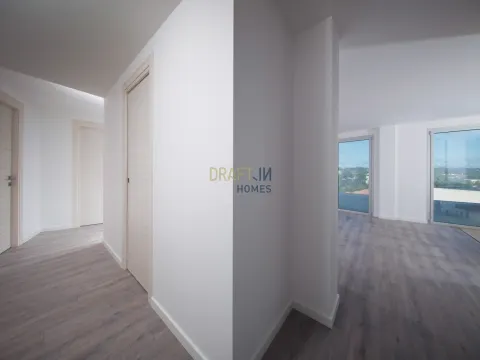 3-bedroom Duplex Apartment in Private Condominium – Pombal