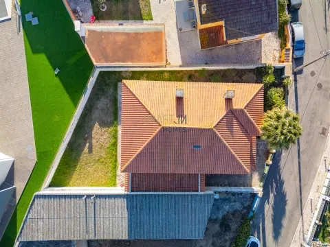 Casa independiente de 3 dormitorios en Manique de Baixo